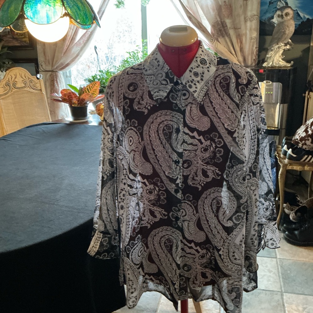 Chic Paisley Women's Blouse - Black and White